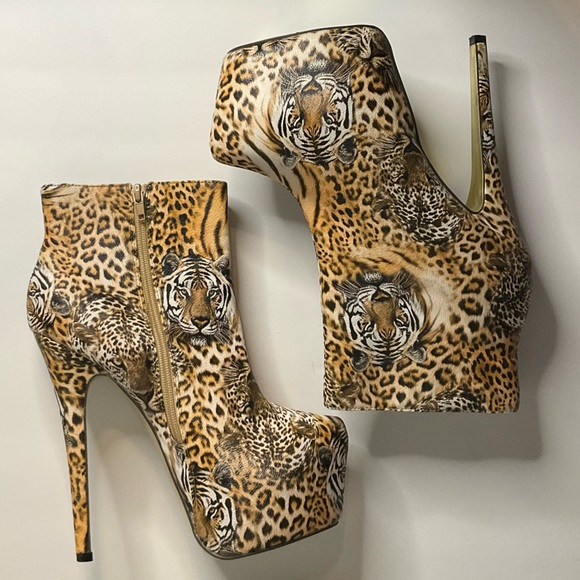 Animal Print Bootie (Size 9) - Picture 2 of 4